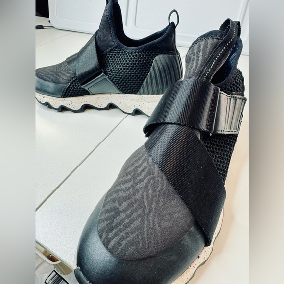 Sorel Shoes Kinetic Mesh Sneakers Black Embossed Zebra SZ 7.5 - Picture 9 of 16